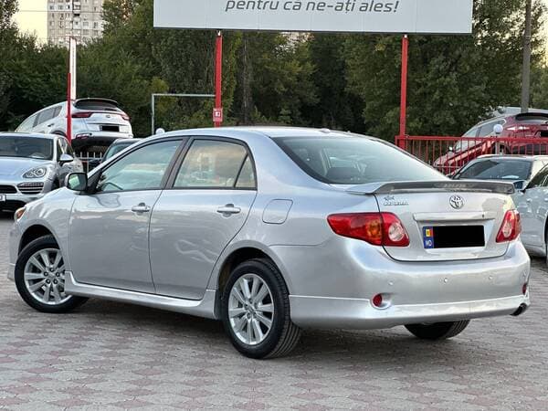 2009 Toyota Corolla — Miniatură 4