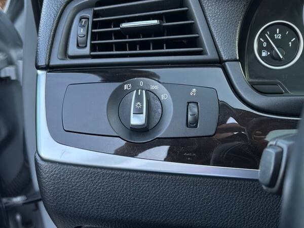 2013 BMW 528 — Miniatură 13