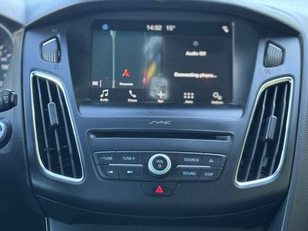 2017 Ford Focus — Miniatură 10