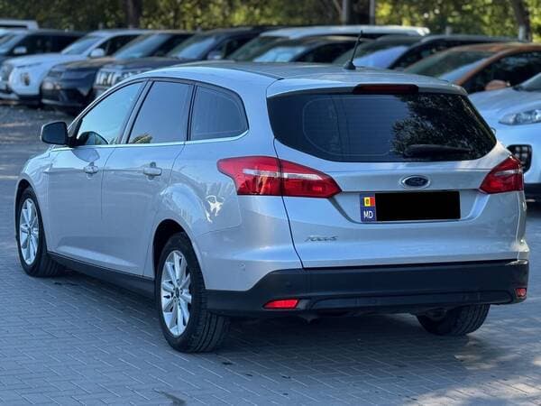 2017 Ford Focus — Miniatură 3
