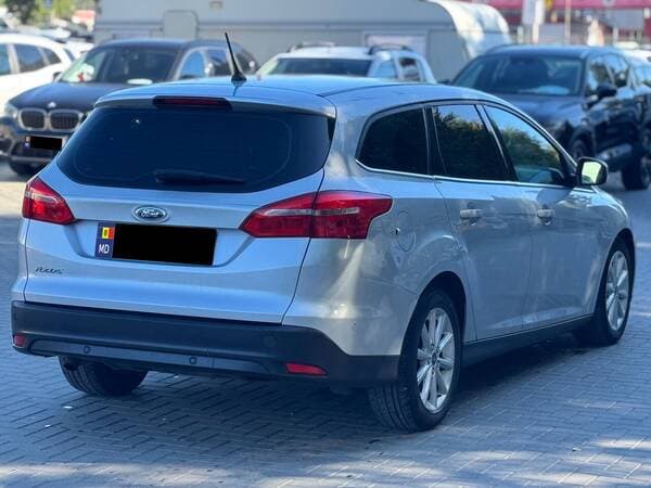 2017 Ford Focus — Miniatură 4