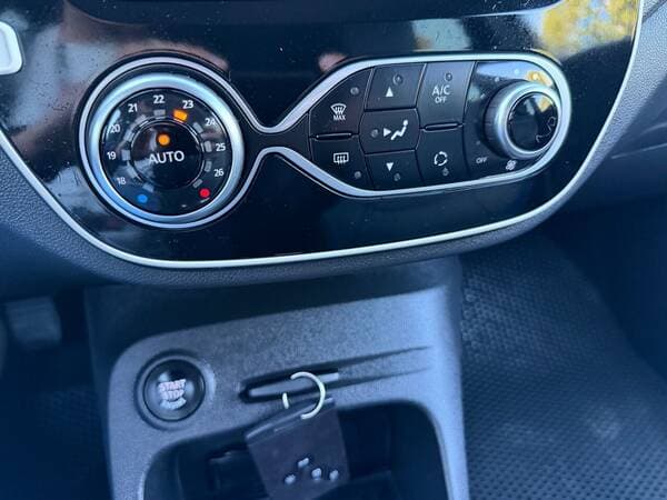 2017 Renault Captur — Miniatură 2