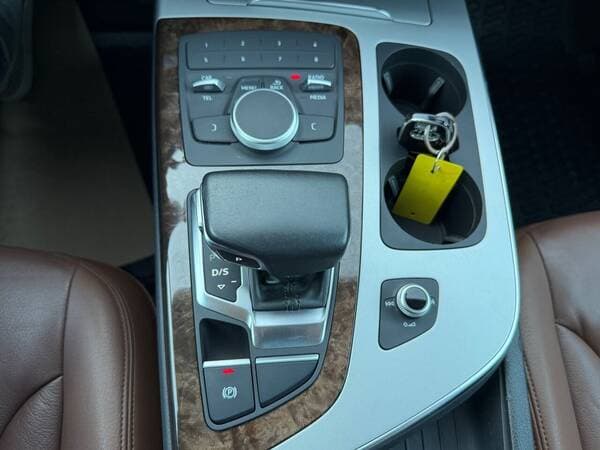 2017 Audi Q7 — Miniatură 12