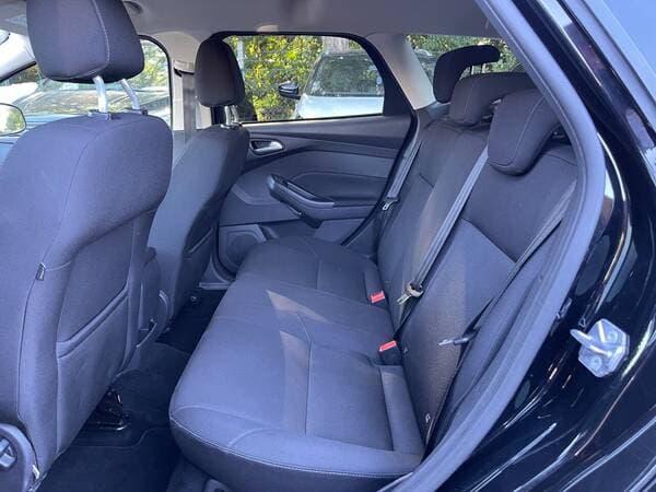 2017 Ford Focus — Miniatură 15