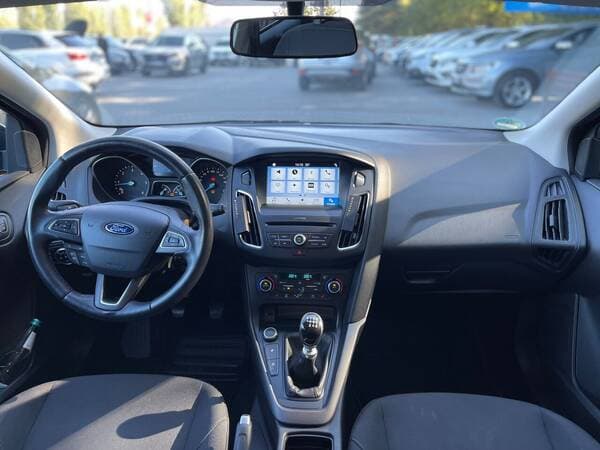 2017 Ford Focus — Miniatură 6
