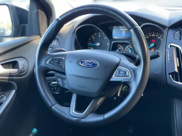 2017 Ford Focus — Miniatură 7