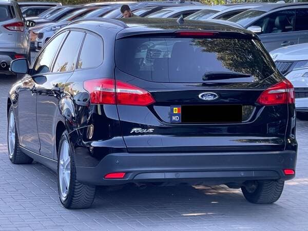 2017 Ford Focus — Miniatură 4