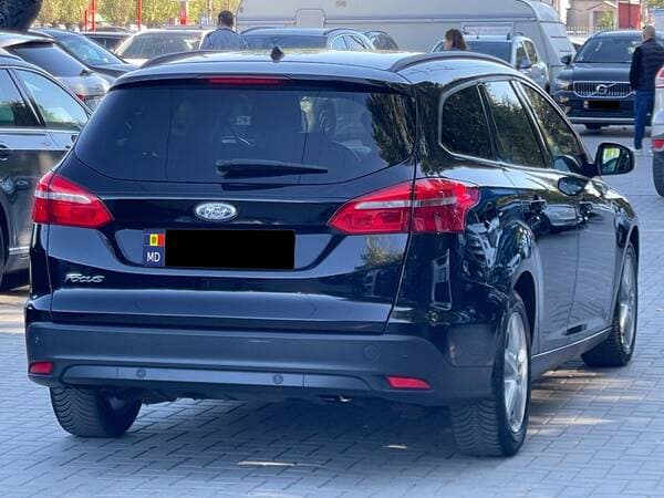 2017 Ford Focus — Miniatură 3