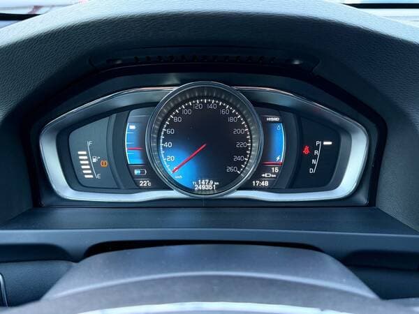 Volvo V 60 2015 — Миниатюра 9