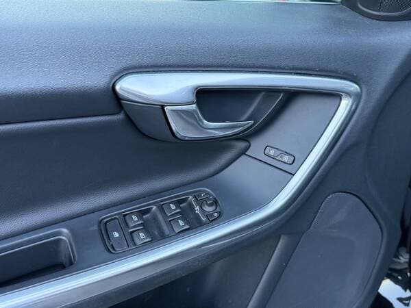 Volvo V 60 2015 — Миниатюра 17