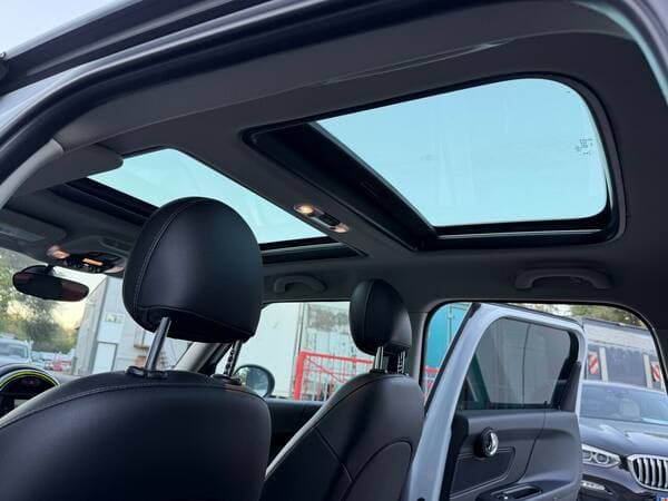 2018 Mini Countryman — Miniatură 16