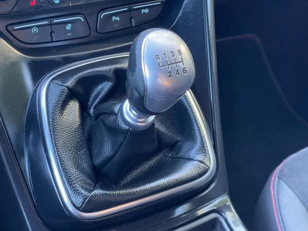 2018 Ford Kuga — Miniatură 12