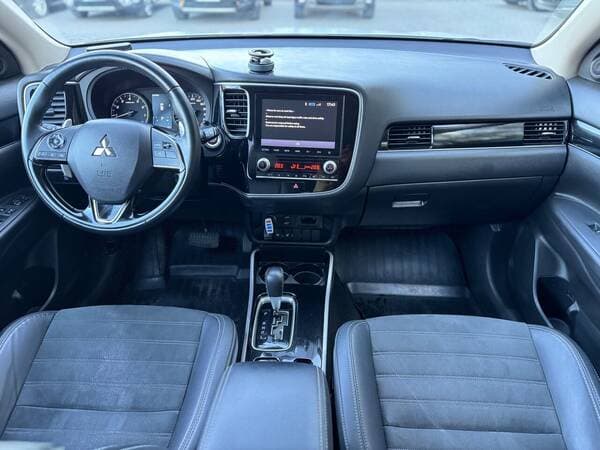 2020 Mitsubishi Outlander — Miniatură 9