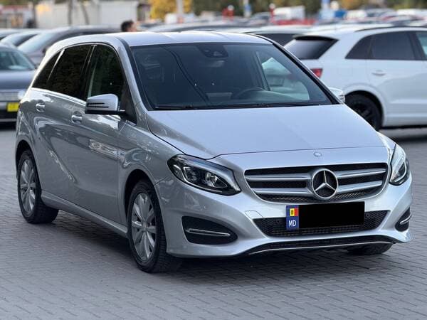 2016 Mercedes B 180 — Miniatură 2