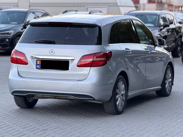 2016 Mercedes B 180 — Miniatură 4