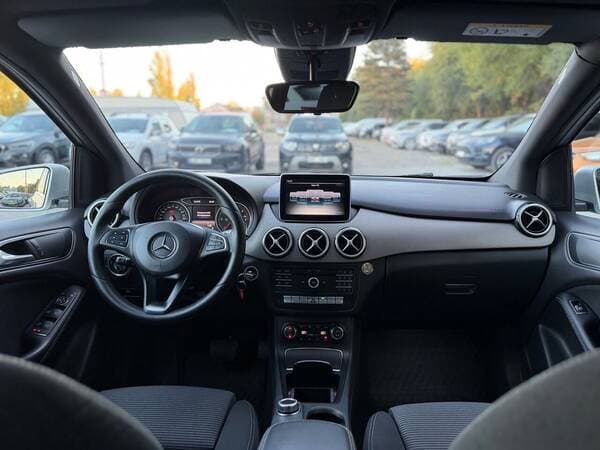 2016 Mercedes B 180 — Miniatură 7