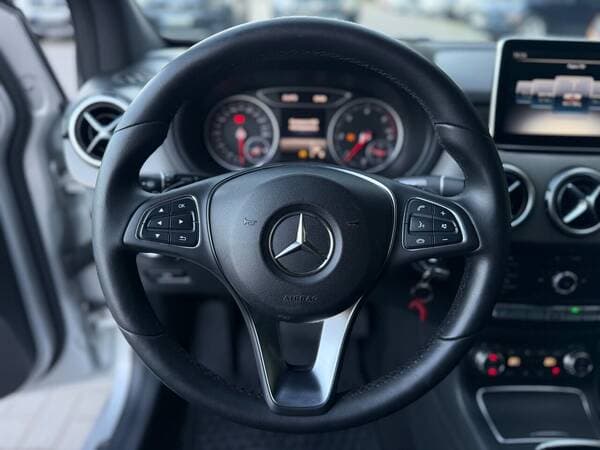 2016 Mercedes B 180 — Miniatură 8