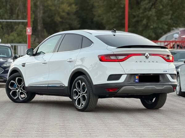 2022 Renault Arkana — Miniatură 4