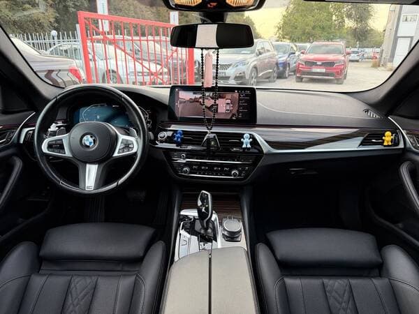 2021 BMW 530e — Miniatură 9