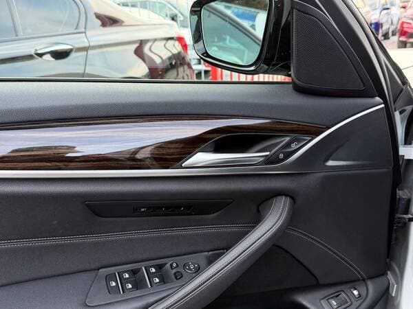 2021 BMW 530e — Miniatură 17