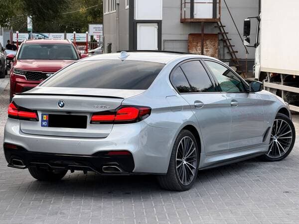 2021 BMW 530e — Miniatură 3