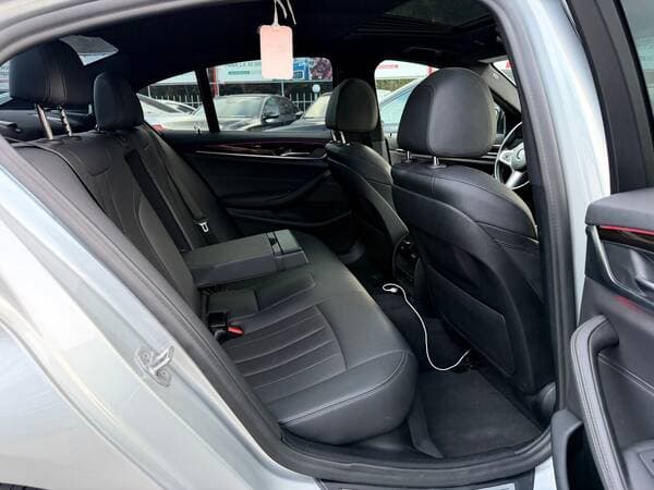 2021 BMW 530e — Miniatură 19