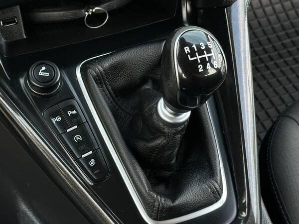 2017 Ford Focus — Miniatură 13