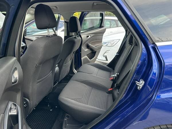 2017 Ford Focus — Miniatură 16
