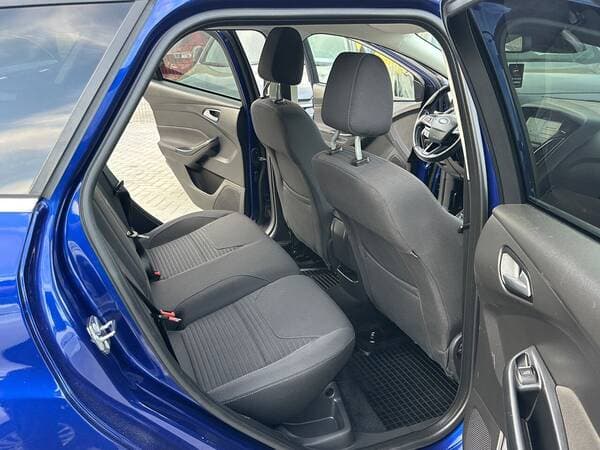 2017 Ford Focus — Miniatură 18