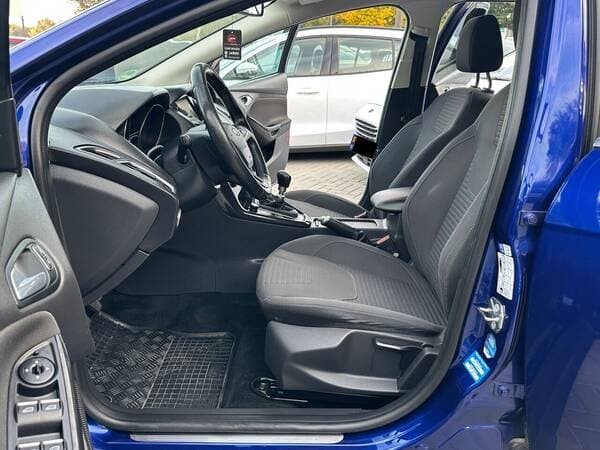 2017 Ford Focus — Miniatură 6