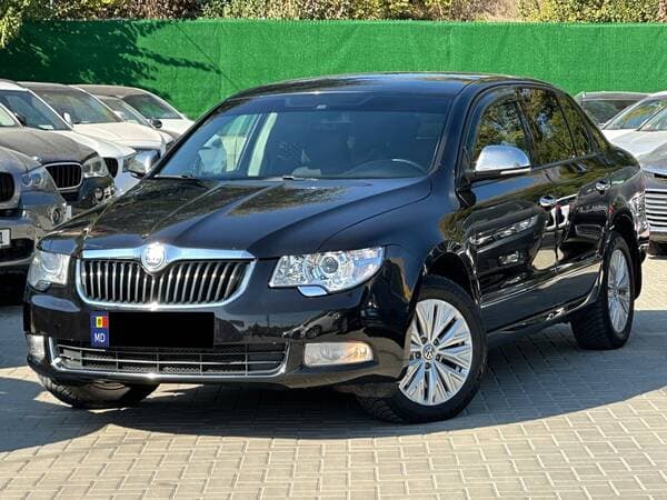 2010 Skoda Superb — Miniatură 2