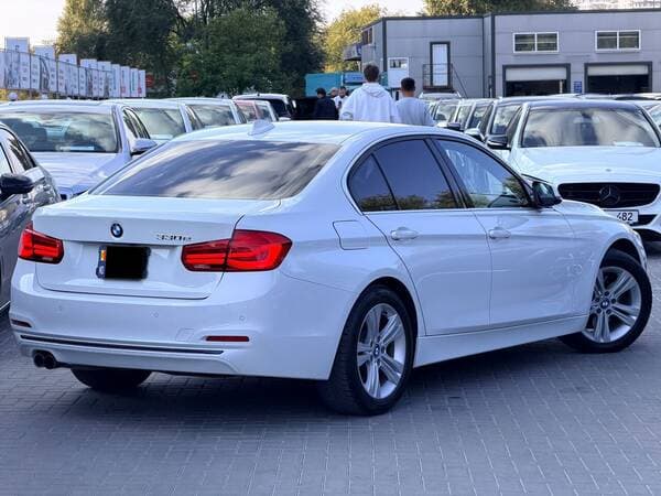 BMW 330E 2017 — Миниатюра 3