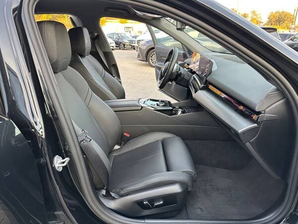 BMW 520 2024 — Миниатюра 8