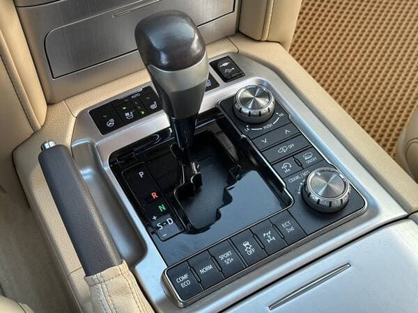 2016 Toyota Land Cruiser — Miniatură 16
