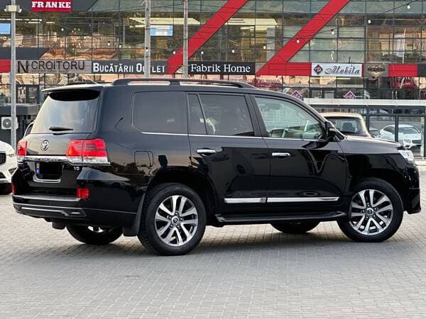 2016 Toyota Land Cruiser — Miniatură 3