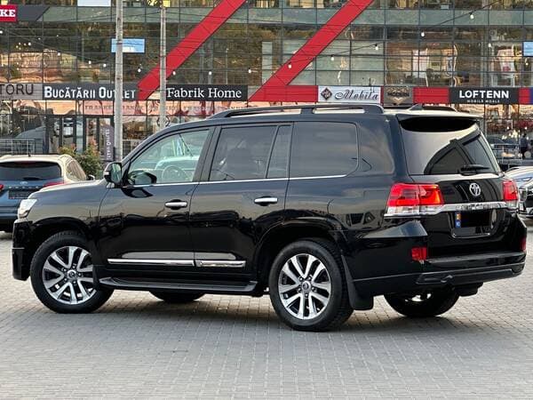 2016 Toyota Land Cruiser — Miniatură 4