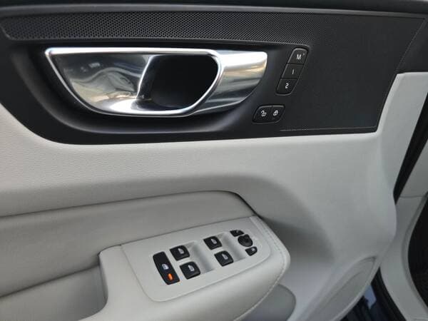 Volvo XC 60 2023 — Миниатюра 16