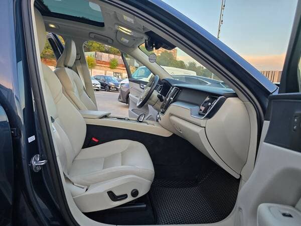 Volvo XC 60 2023 — Миниатюра 8