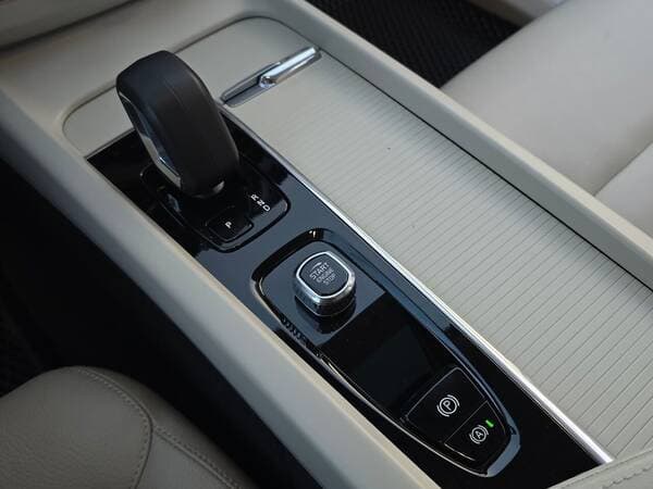 Volvo XC 60 2023 — Миниатюра 15