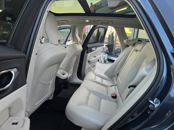 Volvo XC 60 2023 — Миниатюра 18