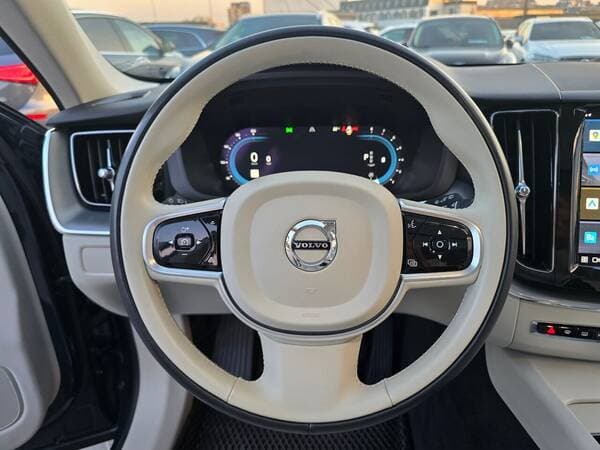 Volvo XC 60 2023 — Миниатюра 10