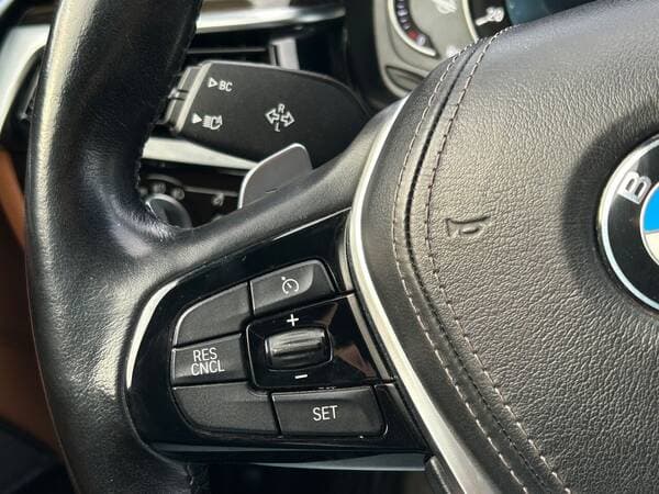BMW 530e 2018 — Миниатюра 9