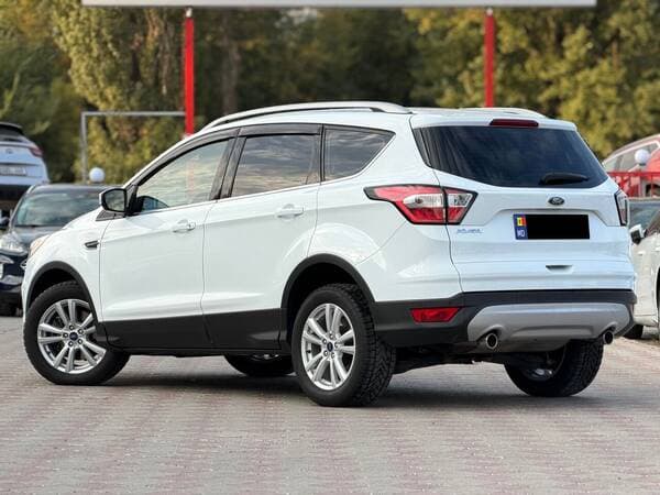 2017 Ford Kuga — Miniatură 4
