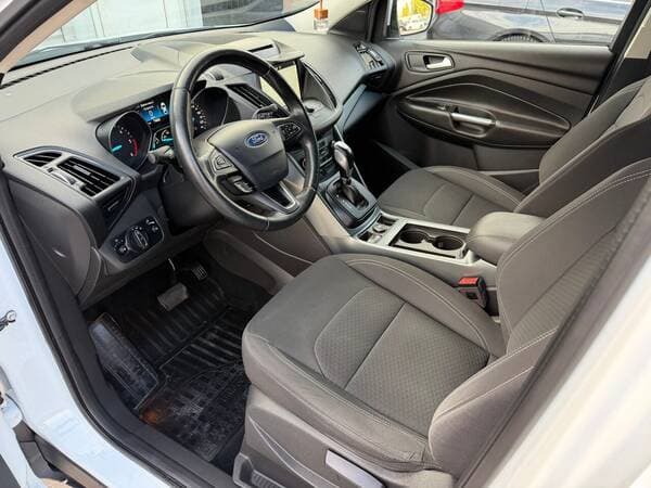 2017 Ford Kuga — Miniatură 7