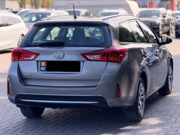 Toyota Auris 2014 — Миниатюра 3