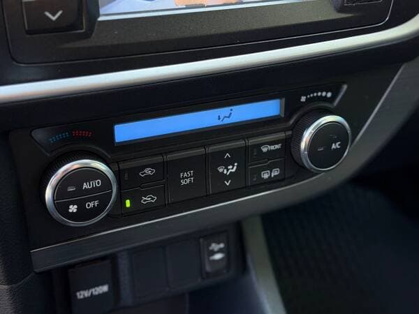 Toyota Auris 2014 — Миниатюра 11