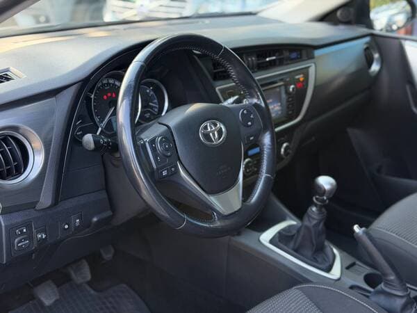 Toyota Auris 2014 — Миниатюра 8