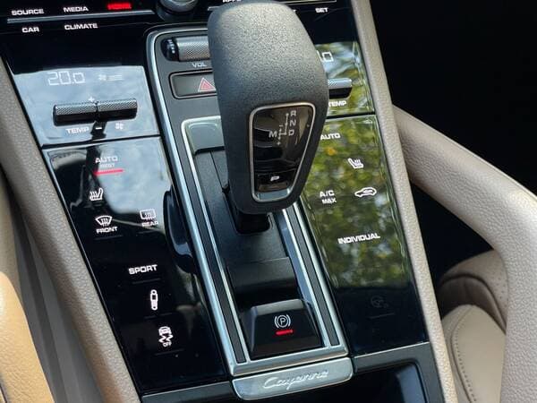 Porsche Cayenne 2019 — Миниатюра 12