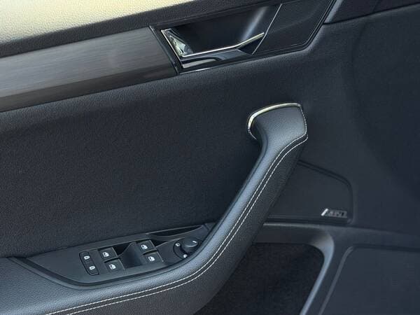 Skoda Superb 2019 — Миниатюра 14