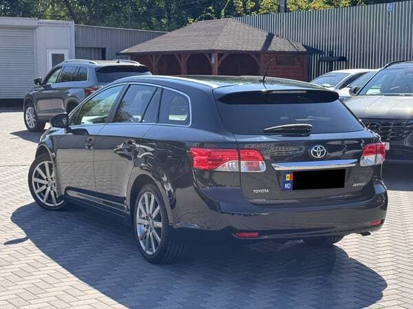 2014 Toyota Avensis — Miniatură 3